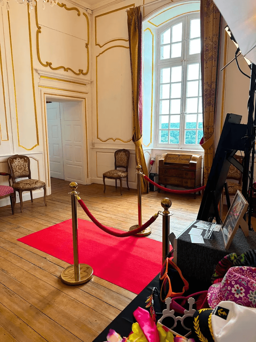 Photobooth élégant installé dans un château